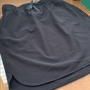 Black On the Fly Lululemon skirt